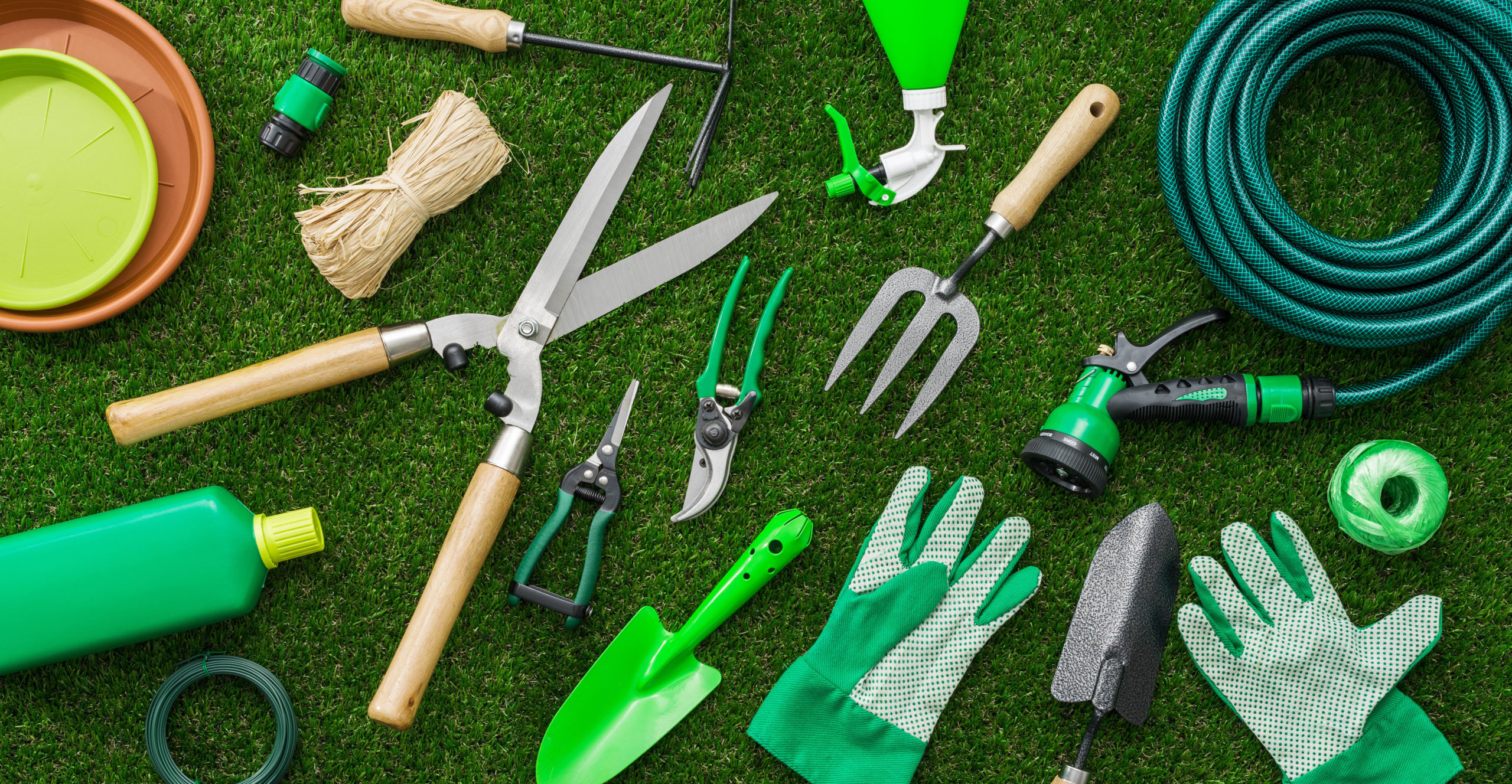Gifts for Gardeners: Essential and Deluxe Tools for the Home Garden